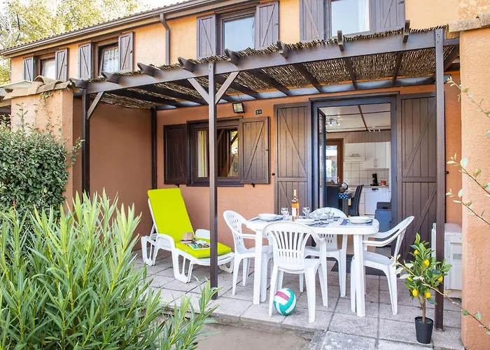 Dom wakacyjny House In Les Tamaris